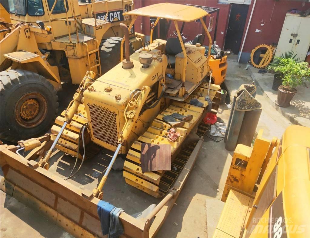 CAT D 4 E Buldožerji goseničarji