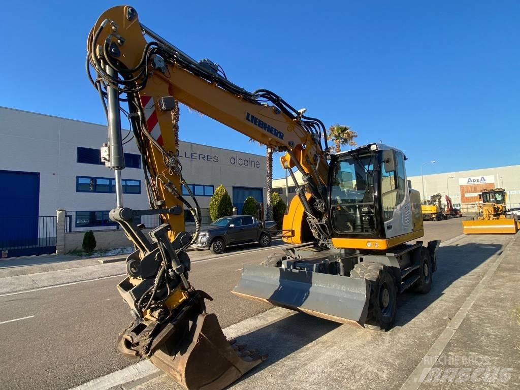 Liebherr A 914 Bagri na kolesih