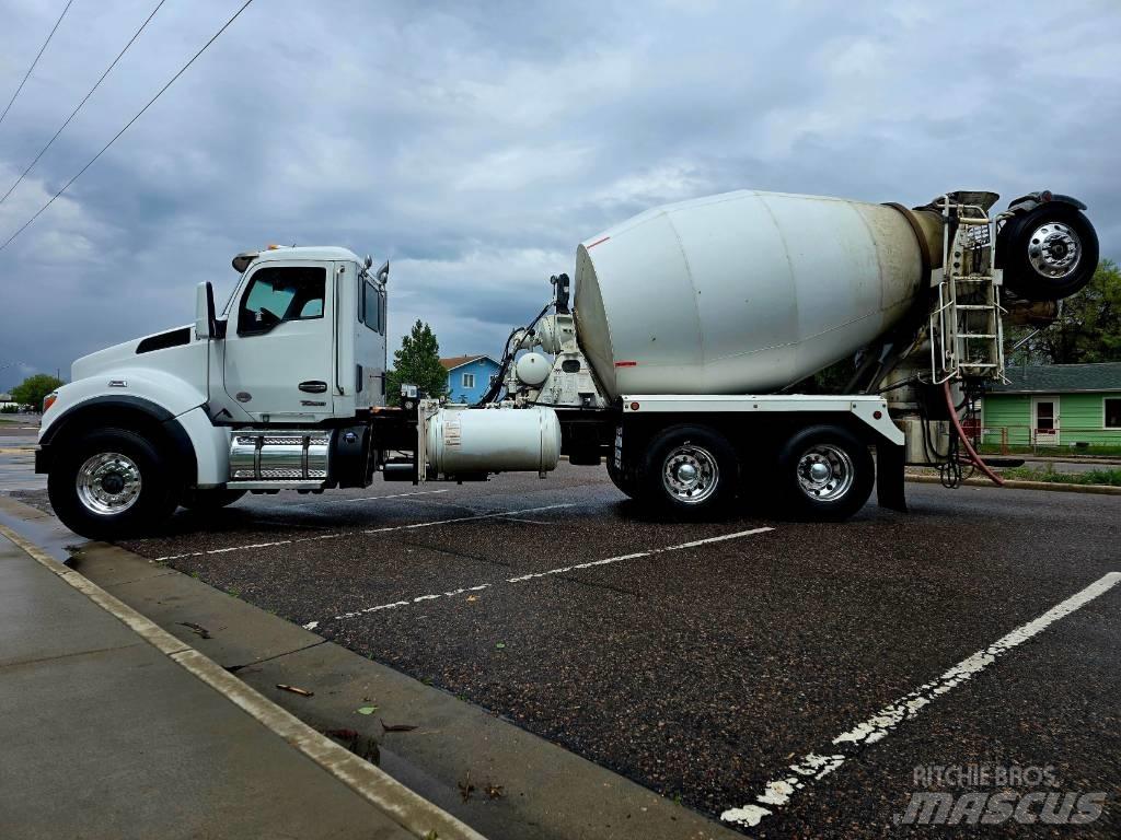 Kenworth T 880 Drugi tovornjaki