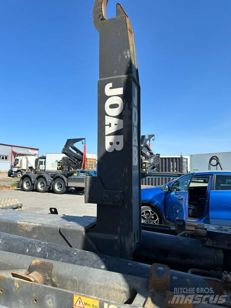 Volvo FH Razstavljivi tovornjaki z žičnimi dvigali