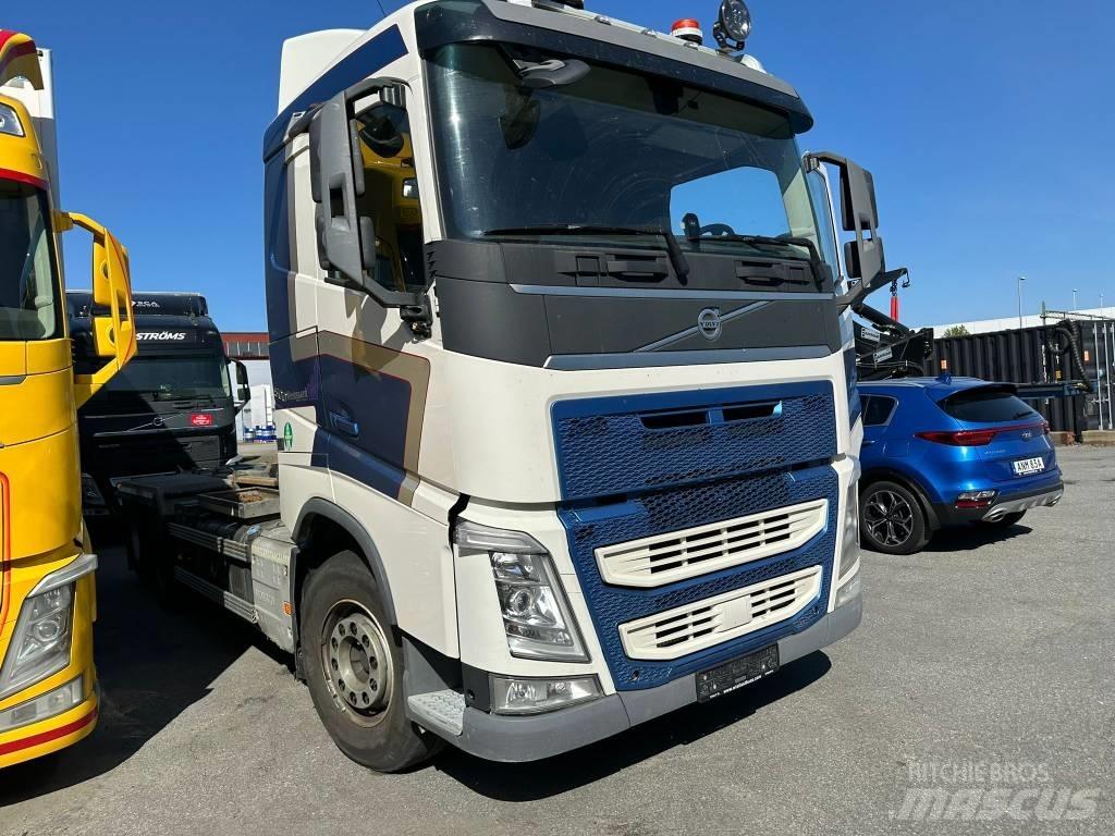 Volvo FH Razstavljivi tovornjaki z žičnimi dvigali