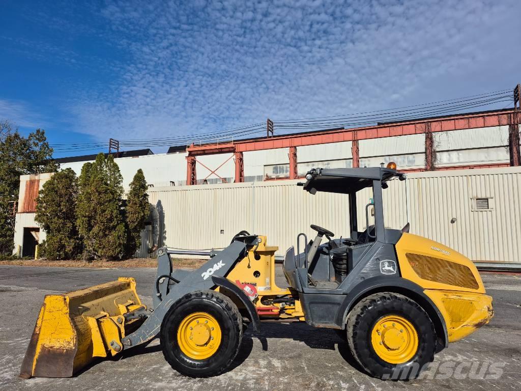 John Deere 204 K Kolesni nakladalci