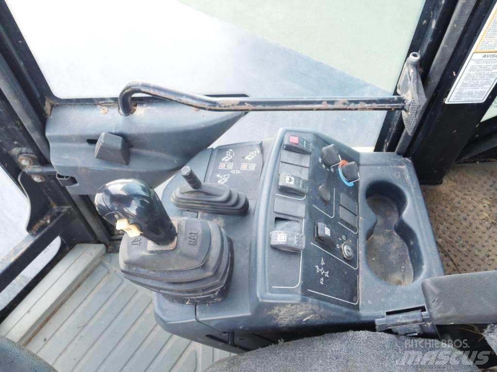 CAT 908 Kolesni nakladalci