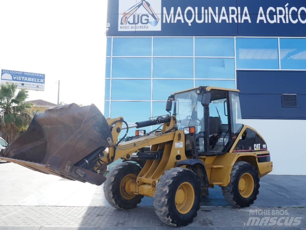 CAT 908 Kolesni nakladalci