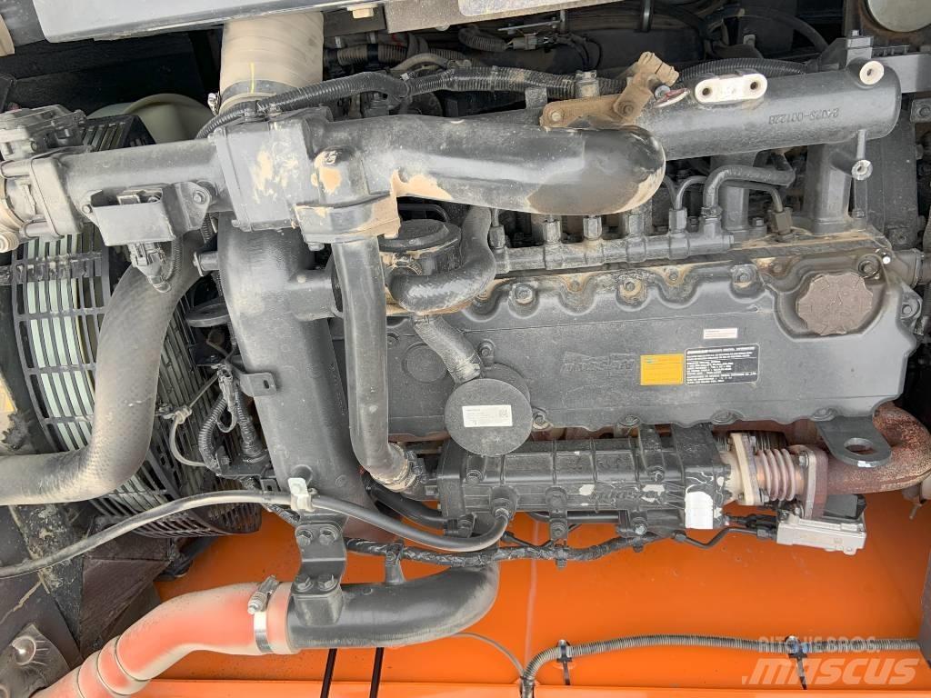 Doosan DX 225 LC-5 Bagri goseničarji