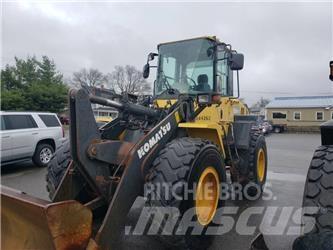 Komatsu WA 200 Kolesni nakladalci