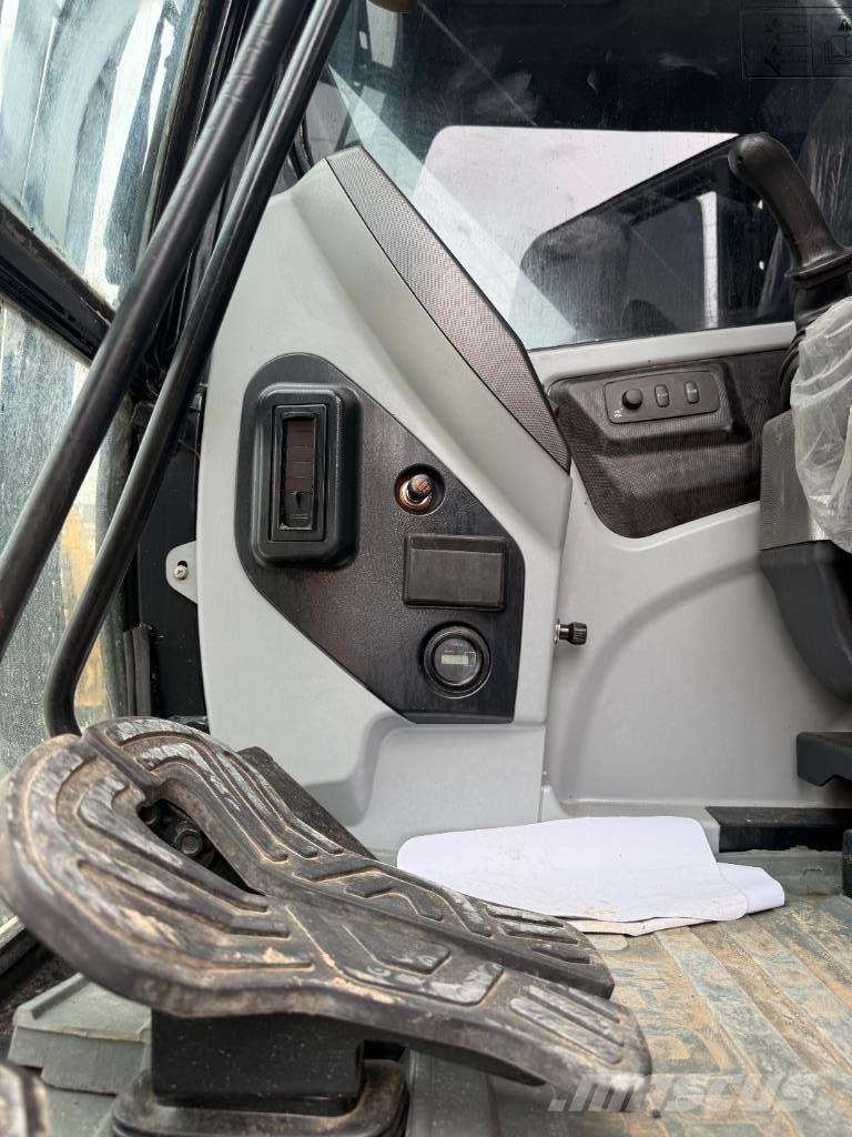 Hyundai HX 220 Bagri goseničarji