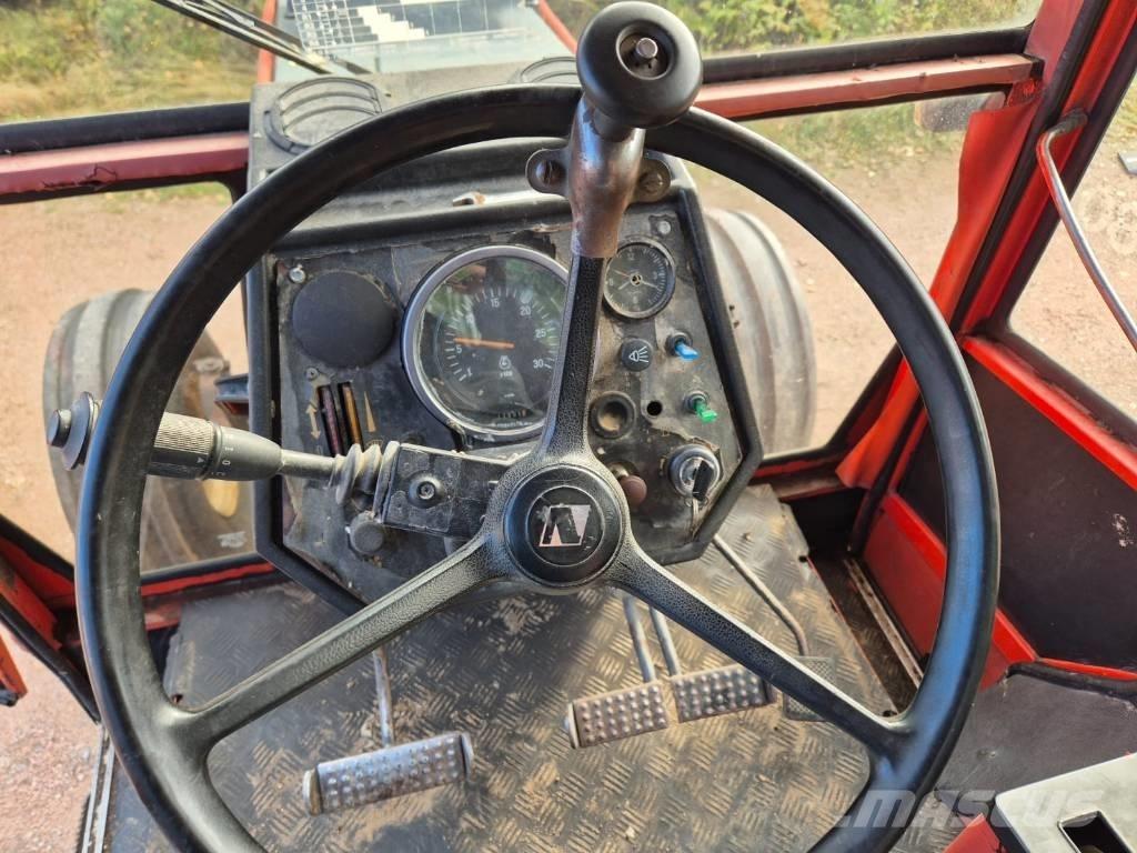 Valmet 805 Traktorji