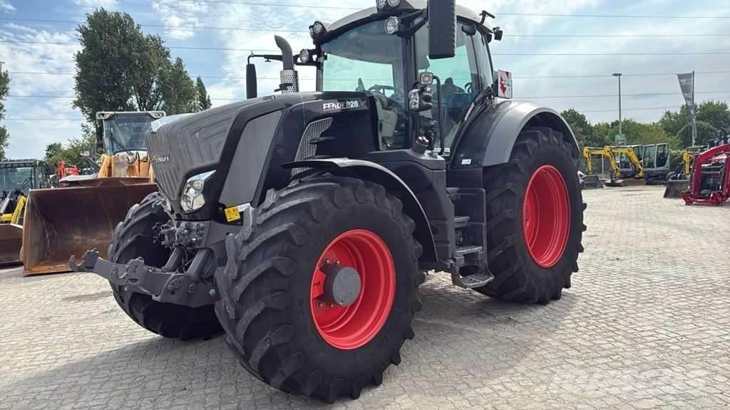 Fendt 828 Vario 0 Traktorji