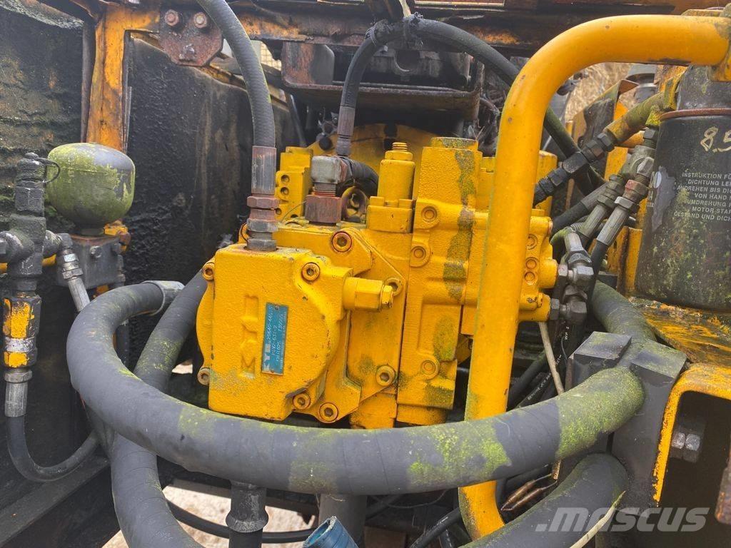 JCB JS 130 Bagri goseničarji