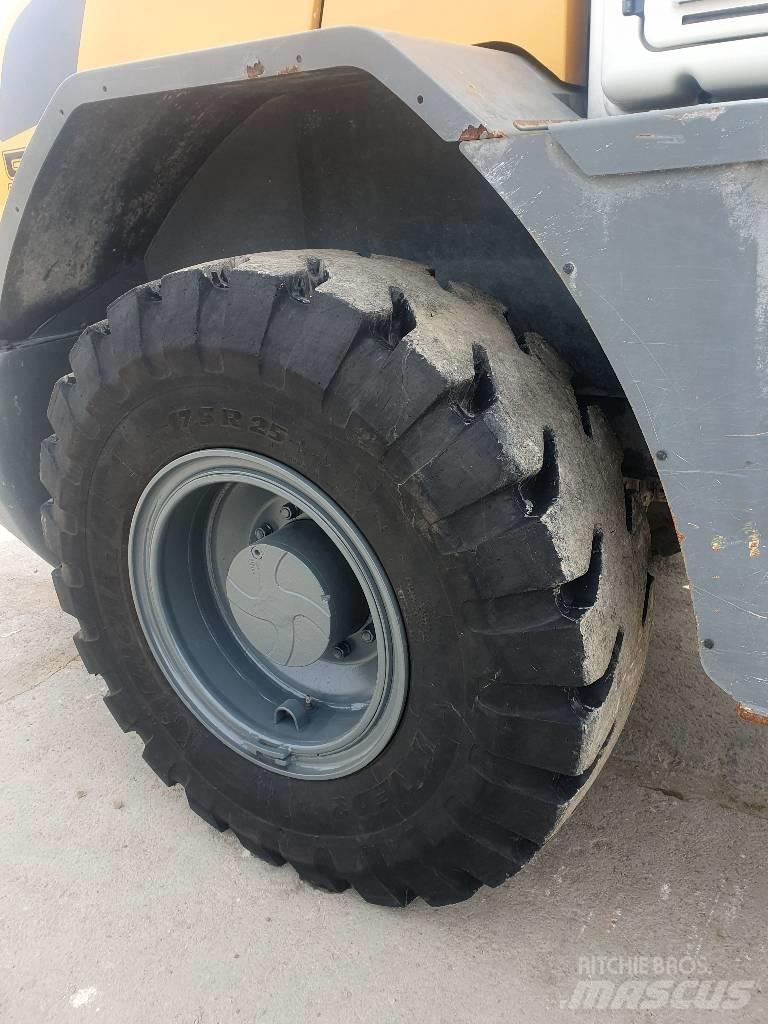 Liebherr L 524 Kolesni nakladalci
