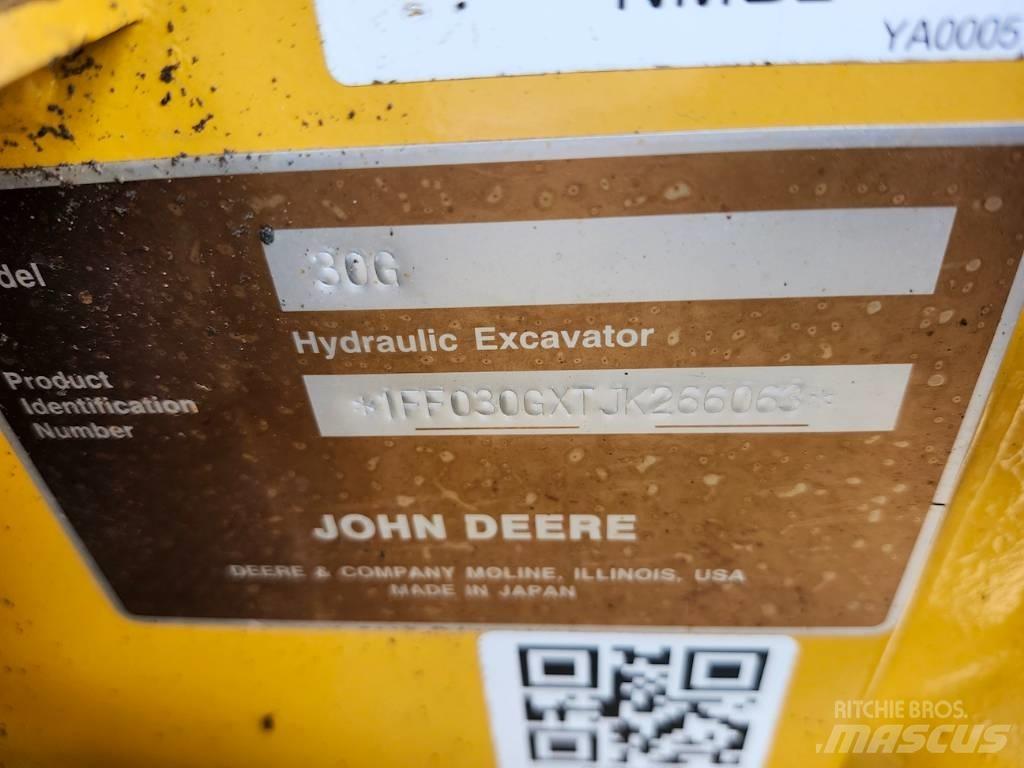 DEERE 30G Mini bagri <7t