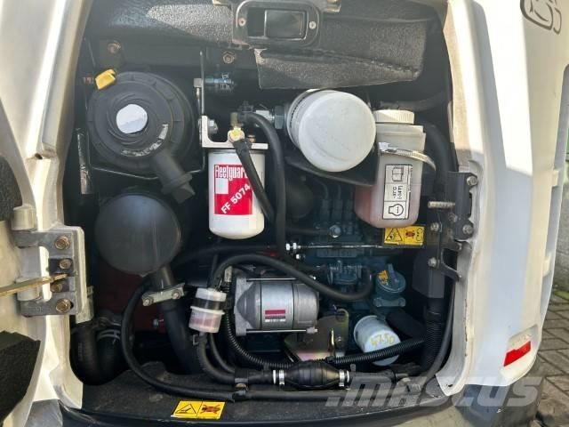 Bobcat E 20 Mini bagri <7t