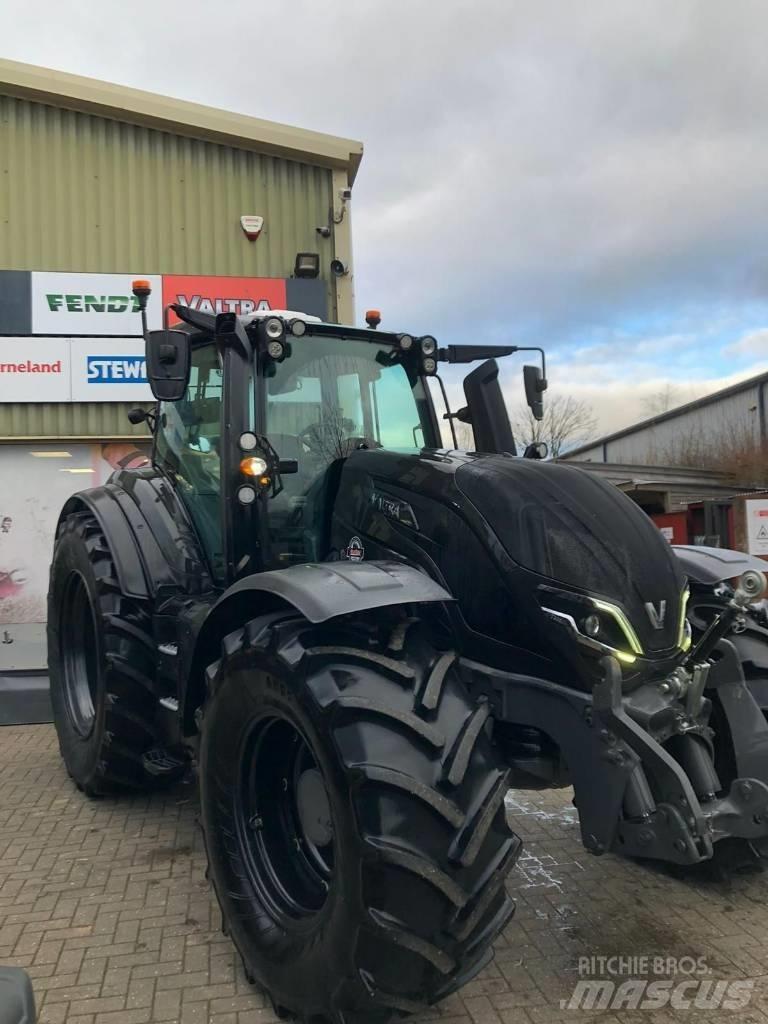 Valtra T235V Traktorji