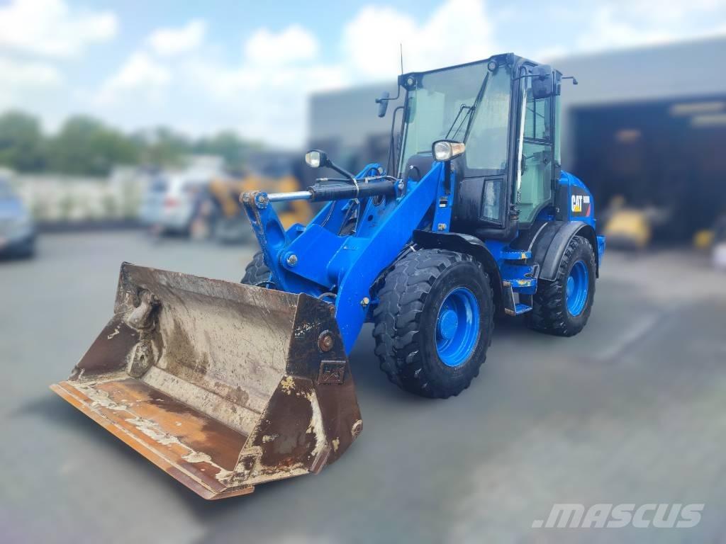 CAT 908 M Kolesni nakladalci