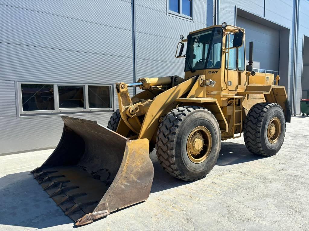 CAT 936 Kolesni nakladalci