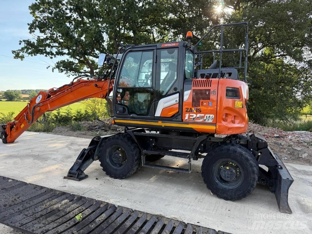 Hitachi ZX 135 W-7 Bagri na kolesih