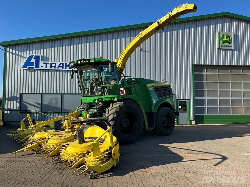 John Deere 8400i Kombajni za krmo