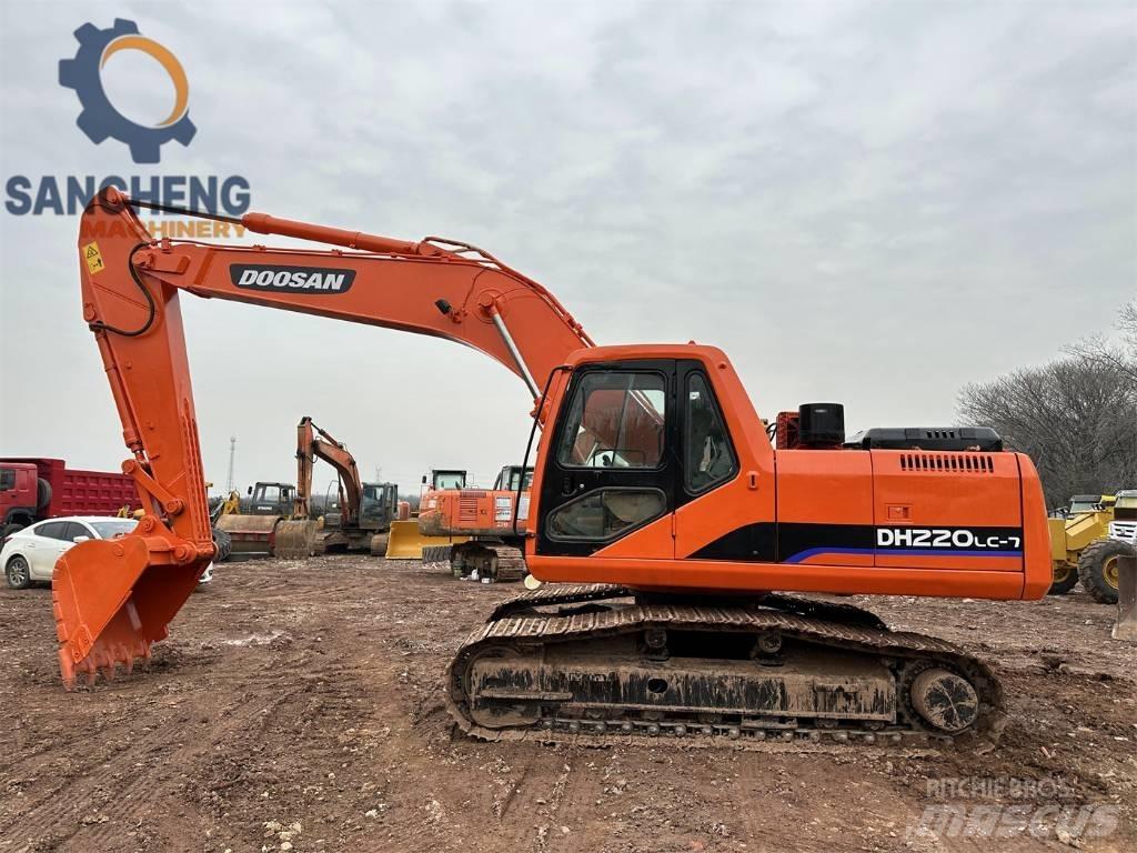 Doosan DX 220 Bagri goseničarji