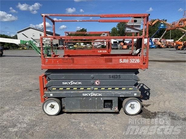 SkyJack SJ III 3226 Škarjaste dvižne ploščadi