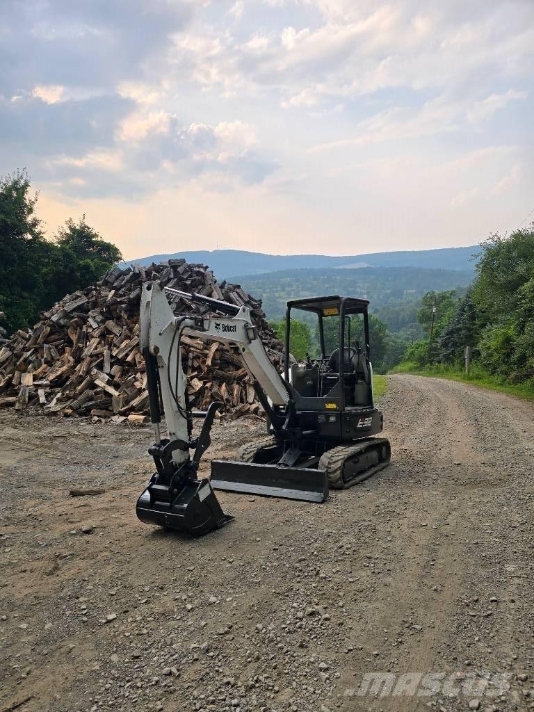 Bobcat E 32 Mini bagri <7t