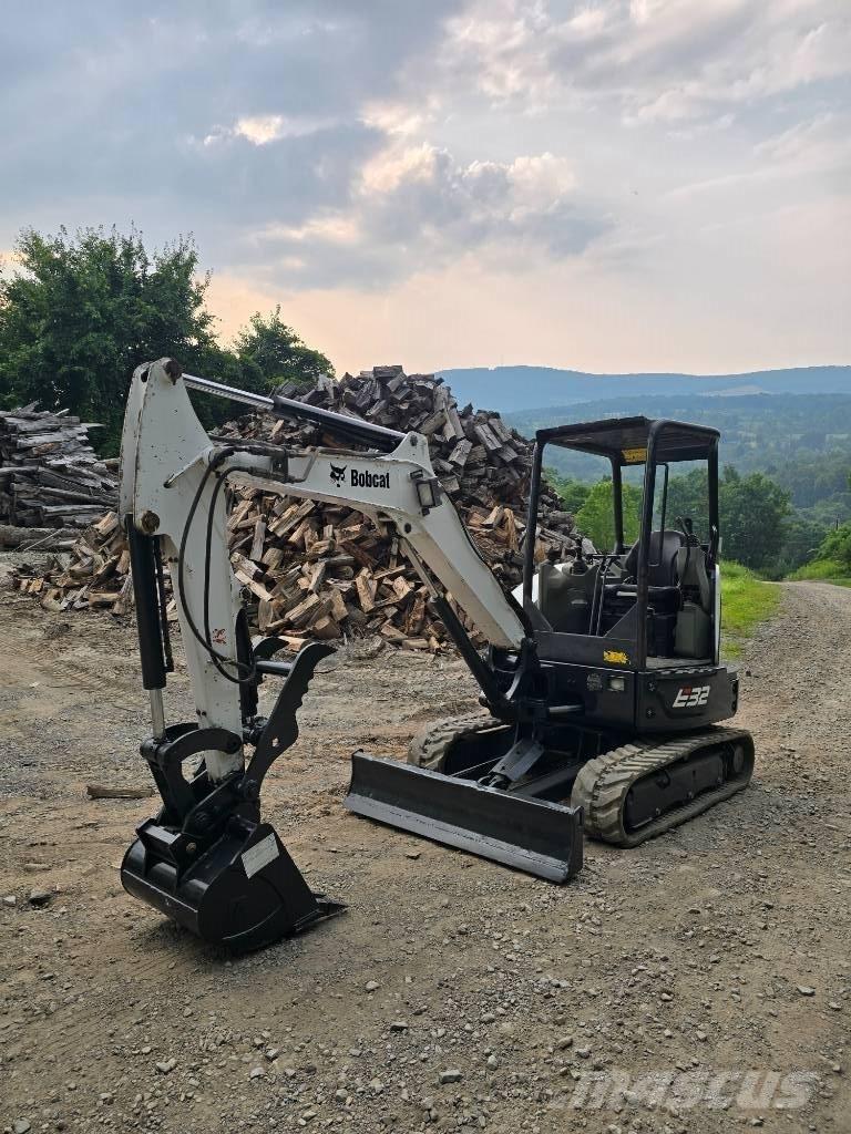 Bobcat E 32 Mini bagri <7t