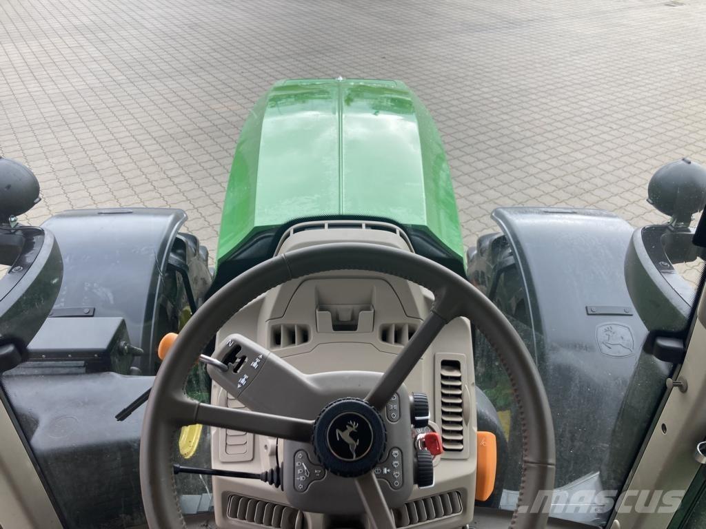 John Deere 6M240 Traktorji