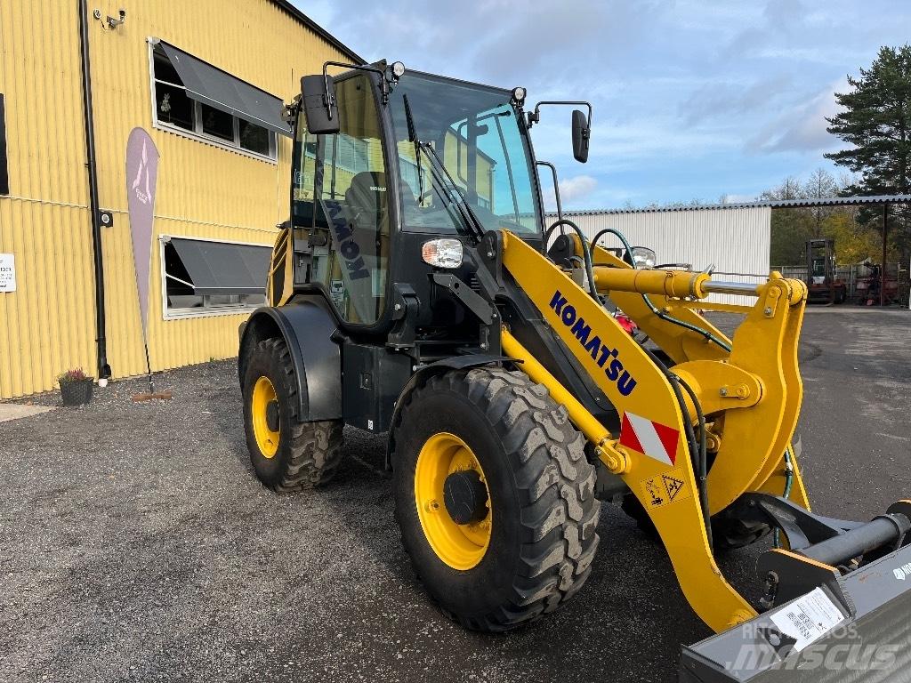 Komatsu WA80M-8 Kolesni nakladalci