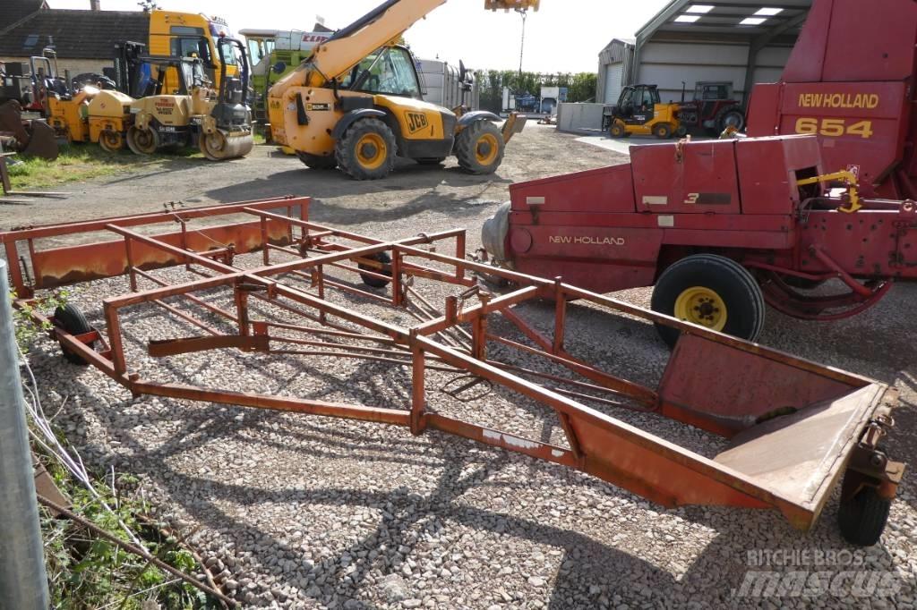 Brown bale sledge Zgrabljalniki