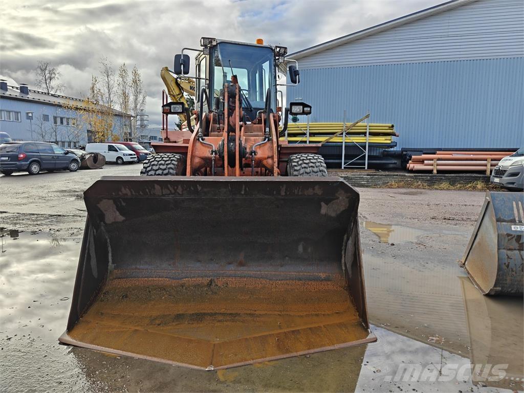 Daewoo Mega 250 Kolesni nakladalci