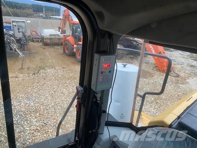 CAT 972 M Kolesni nakladalci