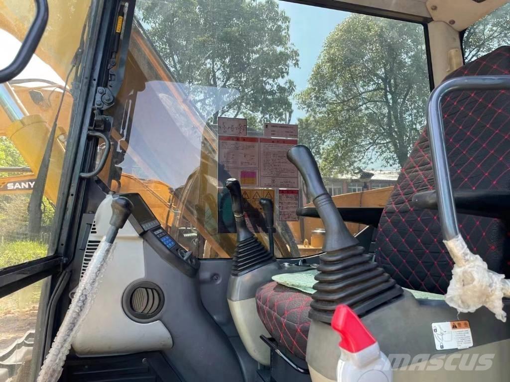 Komatsu PC70-8 Midi bagri 7t – 12t