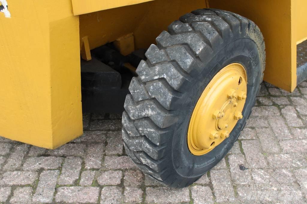 CAT V 130 Dizelski viličarji