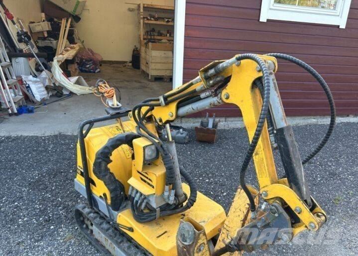 Brokk 40 Rušilni bagri