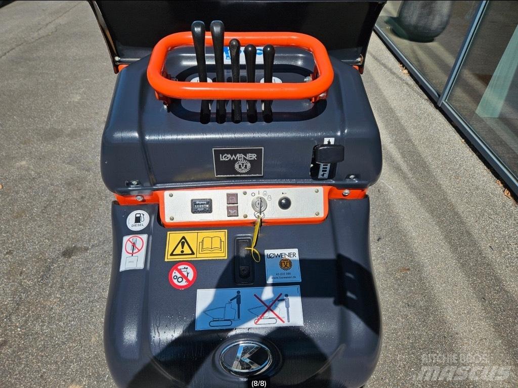 Kubota KC 70 Ne cestni demperji