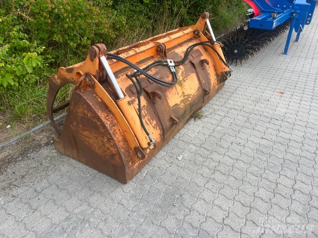  Skovl  med overfald Priključki za čelni nakladalec