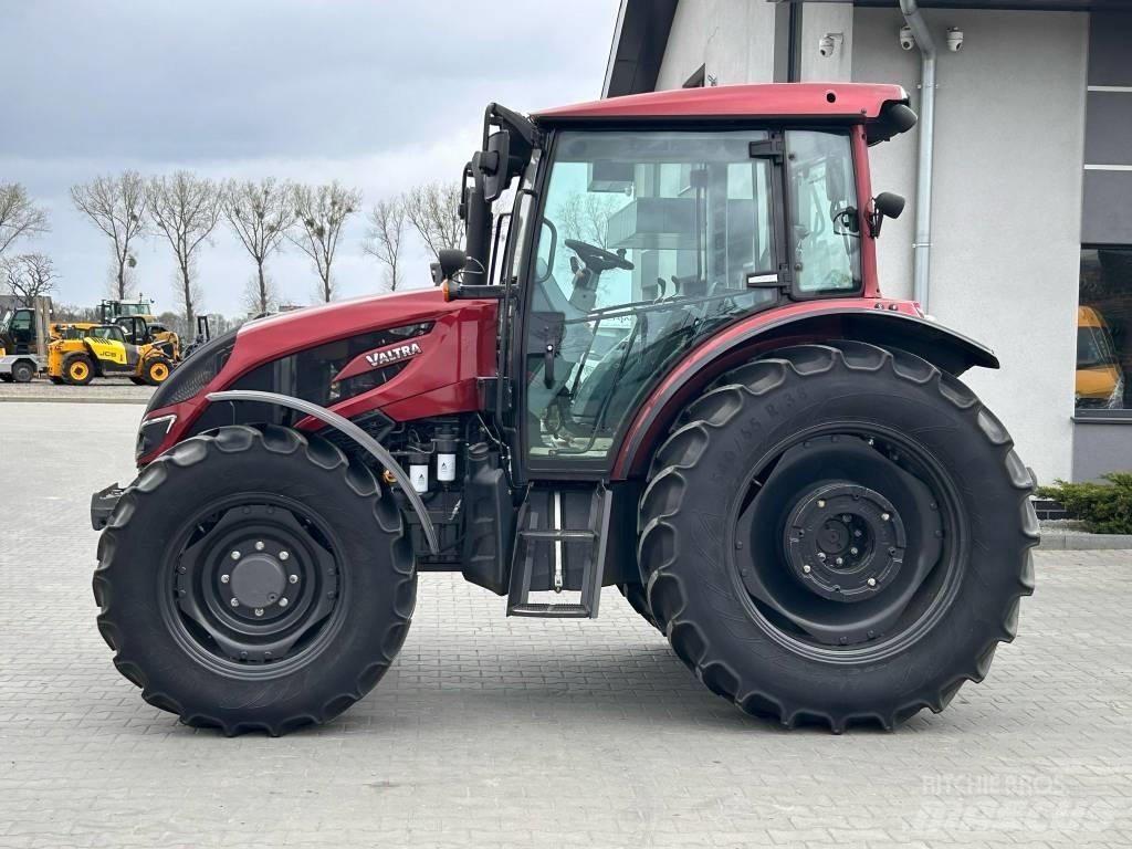 Valtra A 104 Traktorji