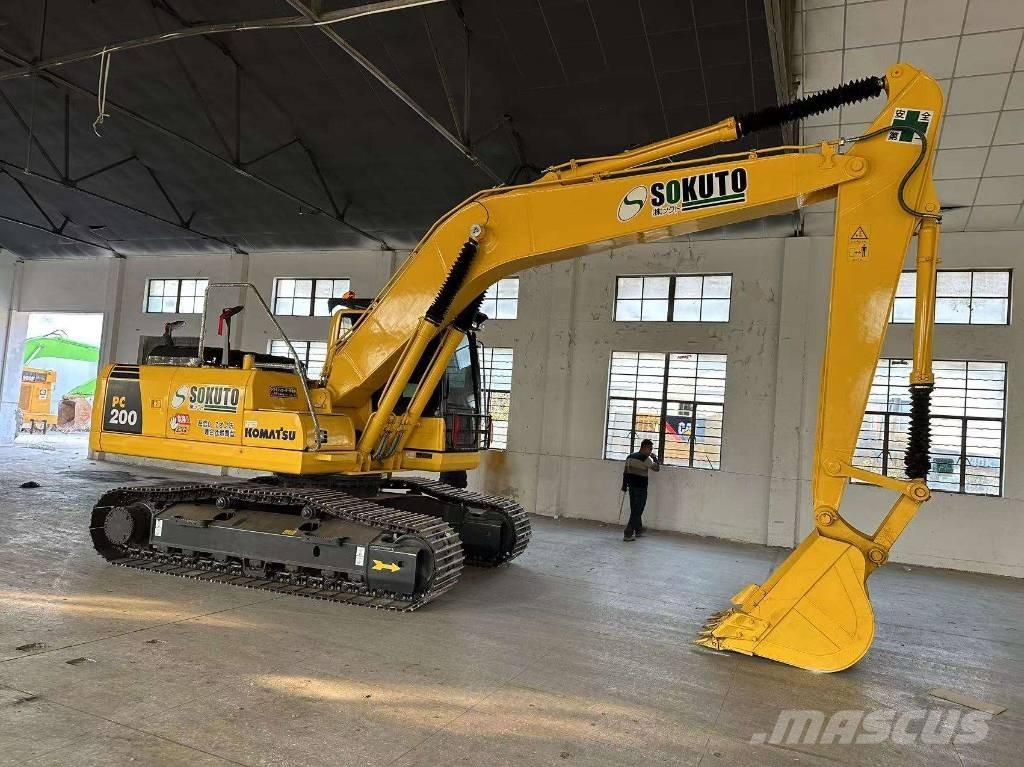 Komatsu PC 200-8 Bagri goseničarji