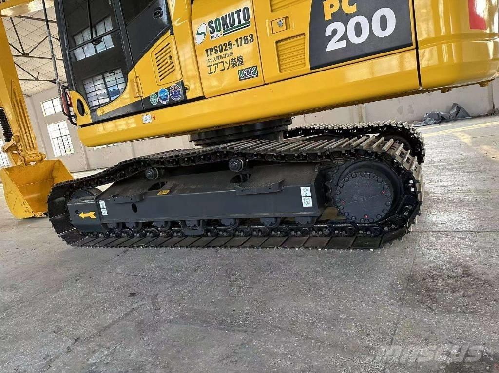 Komatsu PC 200-8 Bagri goseničarji