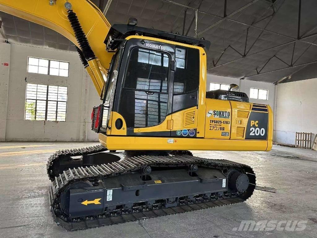 Komatsu PC 200-8 Bagri goseničarji