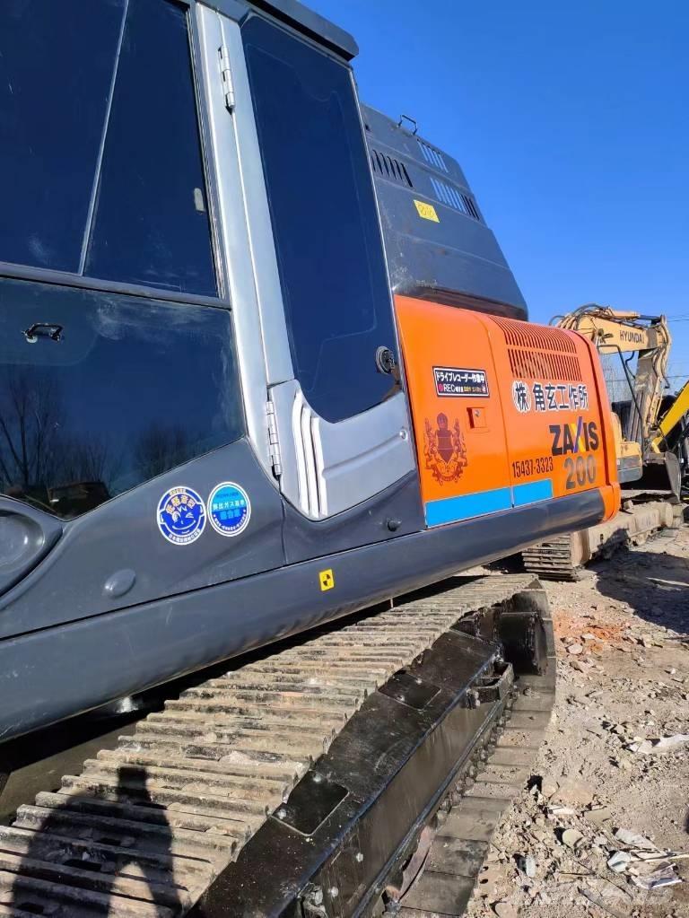 Hitachi ZX 200 Bagri goseničarji