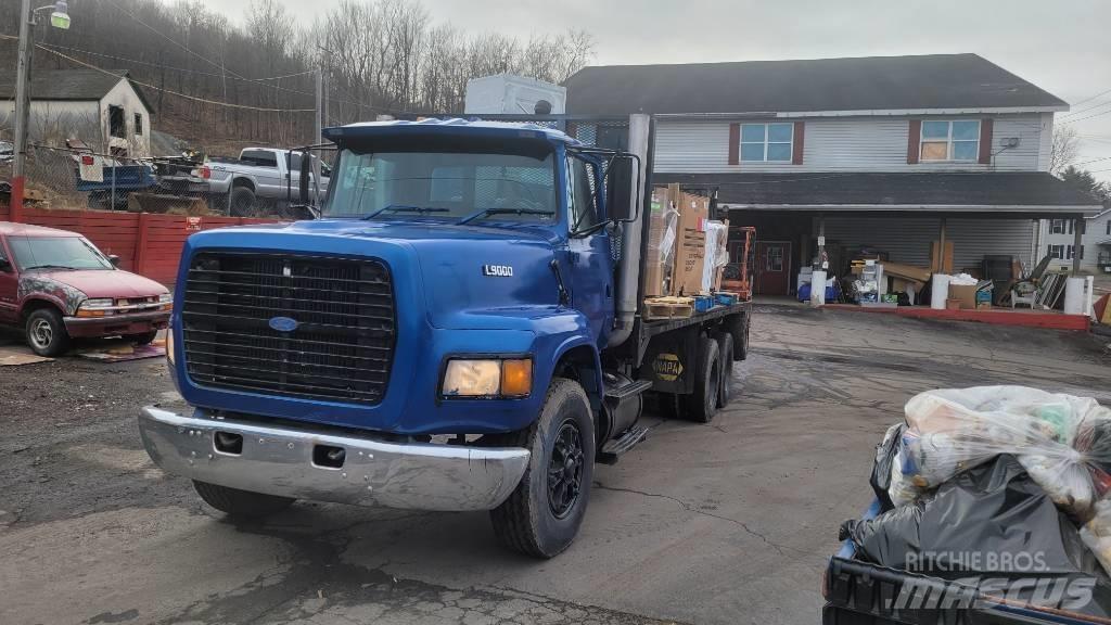 Ford F9000 Tovornjaki s kesonom/platojem