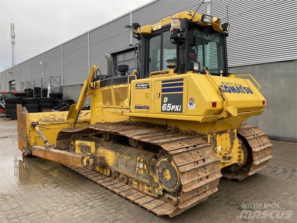 Komatsu D65PXI-18 Buldožerji goseničarji