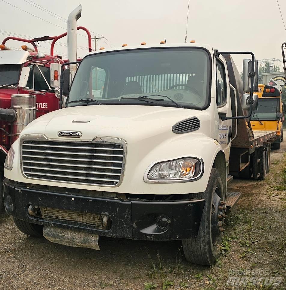 Freightliner M2 Tovornjaki s kesonom/platojem