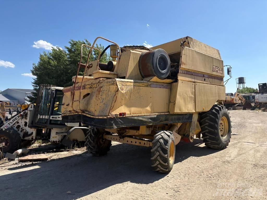 New Holland TF 42 Kombajni
