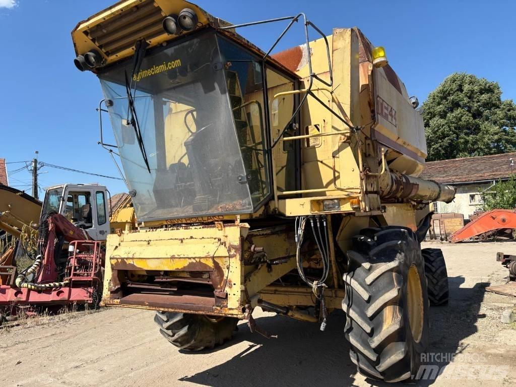 New Holland TF 42 Kombajni