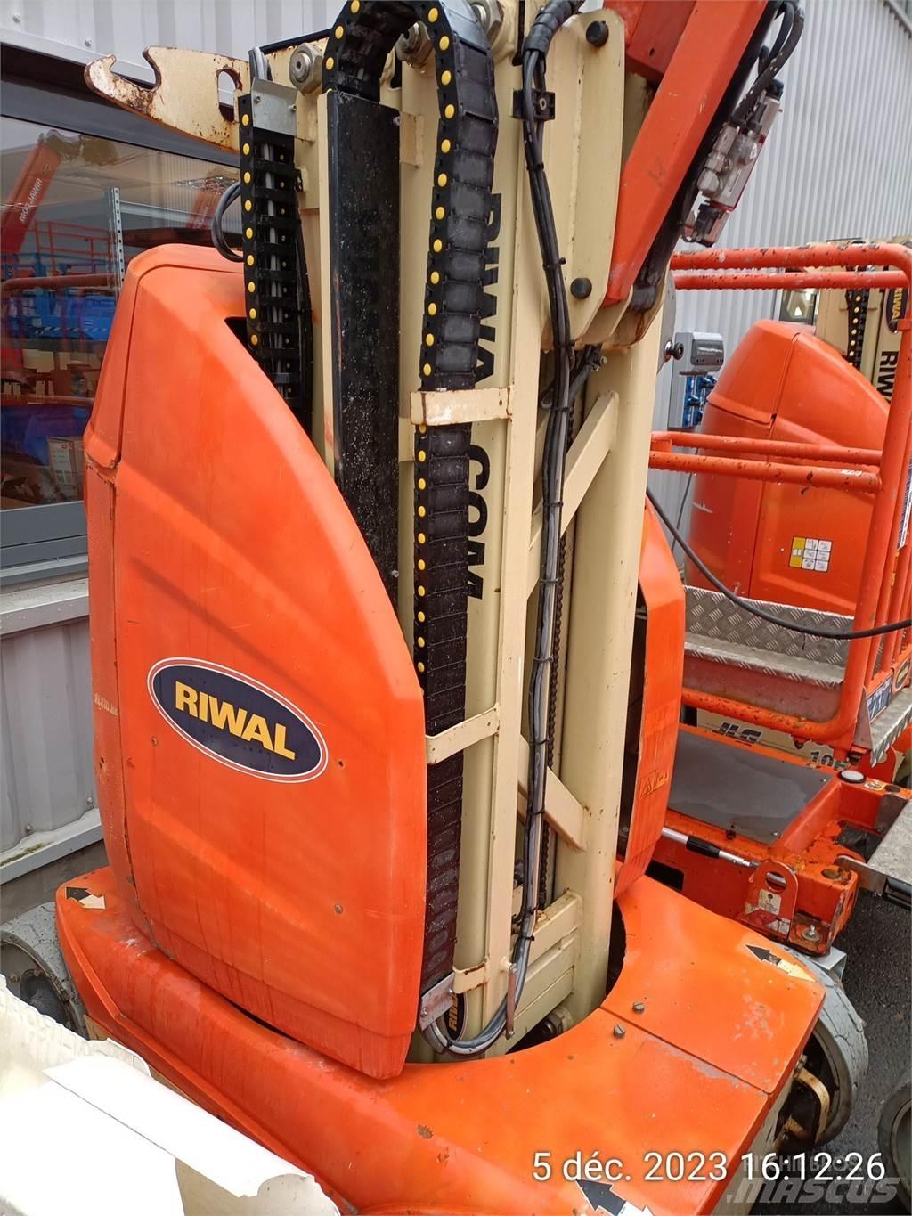 JLG T10E Druga dvigala in dvižne ploščadi
