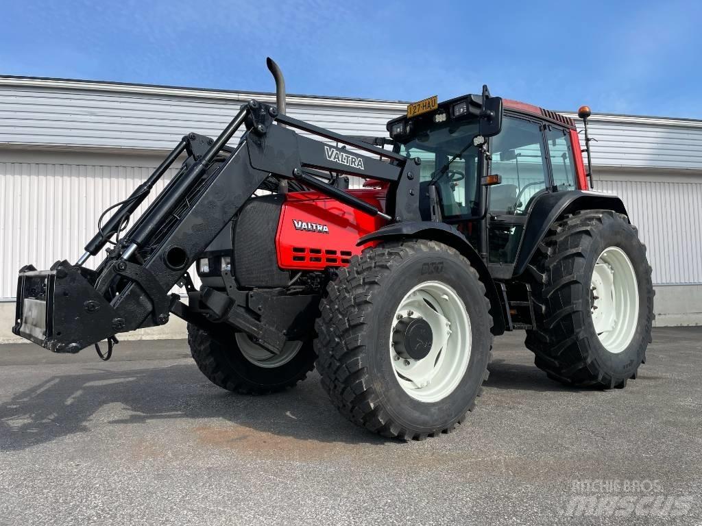Valtra X 120 Traktorji
