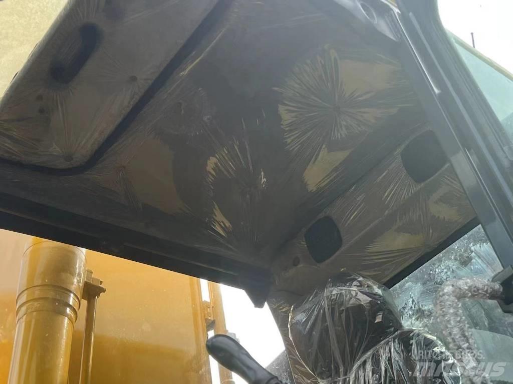 Komatsu PC 200 Midi bagri 7t – 12t
