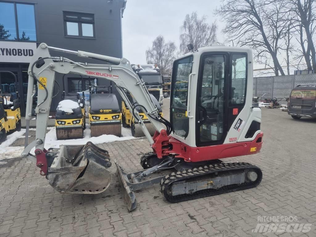 Takeuchi TB 225 Mini bagri <7t